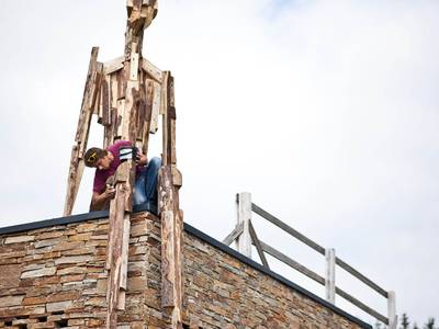 Sitting Figure sculpture by Jakub Flejšar — view 4