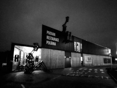 Two Figures sculpture by Jakub Flejšar — view 2