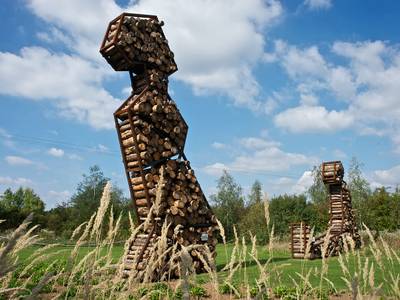 Figure and Half Figure sculpture by Jakub Flejšar — view 3