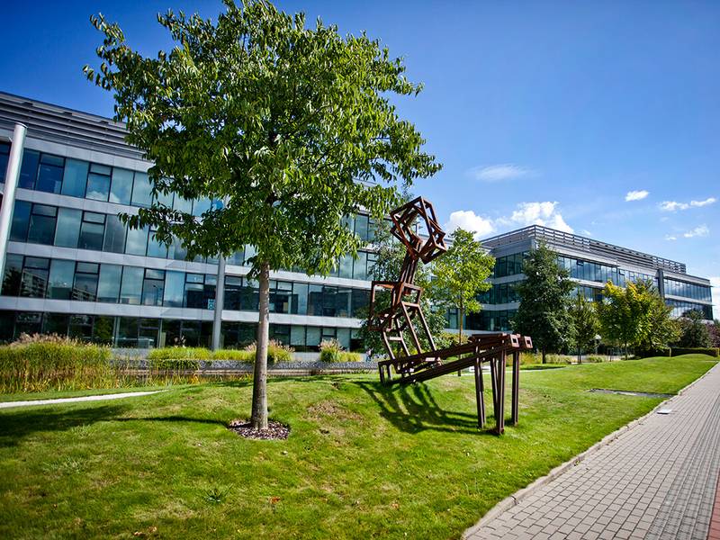Sitting Figure Iron — sculpture by Jakub Flejšar