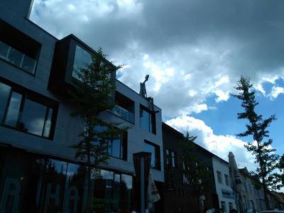 Between Heaven and Earth sculpture by Jakub Flejšar — view 4