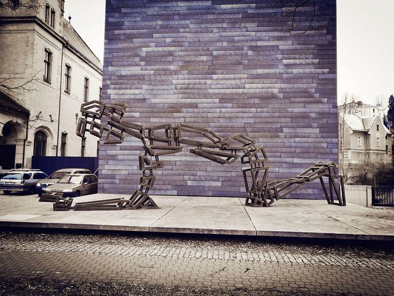 Disintegration — sculpture by Jakub Flejšar