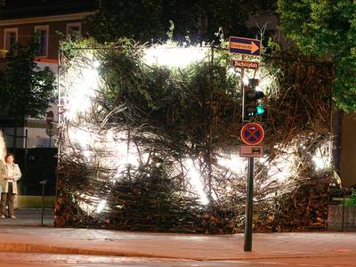 Bond Nature sculpture by Jakub Flejšar — view 3