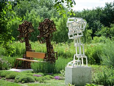 Garden Complex Botanicus sculpture by Jakub Flejšar — view 11