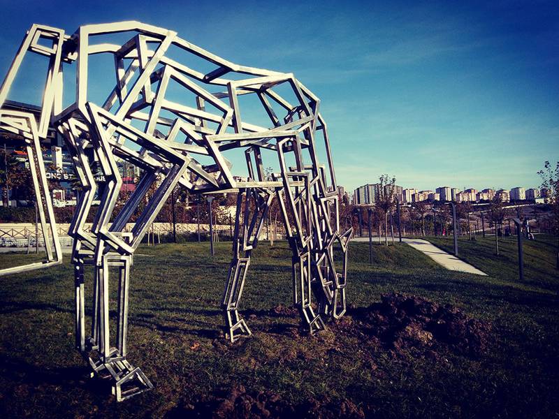 Horses sculpture by Jakub Flejšar — view 1