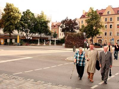 Bond Nature sculpture by Jakub Flejšar — view 3