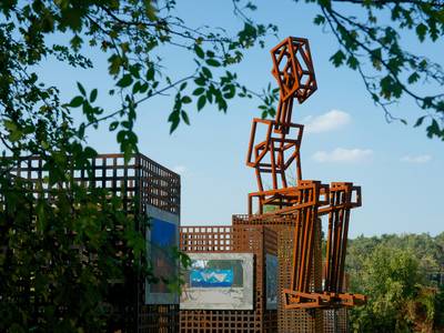 Garden Complex Botanicus sculpture by Jakub Flejšar — view 5